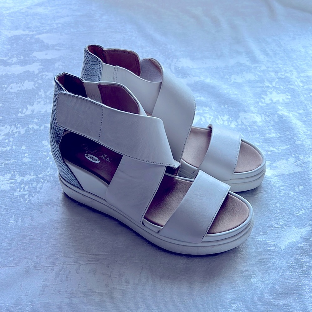 Dr. Scholl’s original collection Scout high wedge sandal / white / size 7